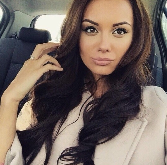 Живу в Москве и знаю, как разбудить в тебе самые горячие желания. У меня есть все, чтобы сделать твои сокровенные мечты реальностью: опыт, креативность и непревзойденное мастерство. Мои услуги - это наслаждение на все 100%: классический секс, оральные ласки, стриптиз и многое другое. Гарантирую полную конфиденциальность и безупречный сервис. Мои фото - это я, абсолютно реальная и сексуальная. Не упусти шанс испытать огонь страсти со мной. ✨💋 Отзывы о моих услугах говорят сами за себя - ты не пожалеешь о встрече со мной. Так что не медли, позвони мне прямо сейчас и окунись в мир наслаждения и удовольствия! 😍🔥📞 23308, 25 лет